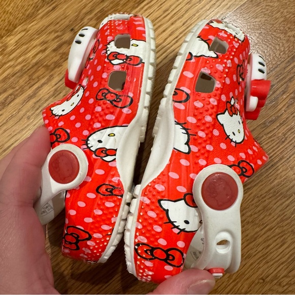 Sanrio Crocs Hello Kitty Red Kids clogs Sz 6c toddler - Picture 11 of 11